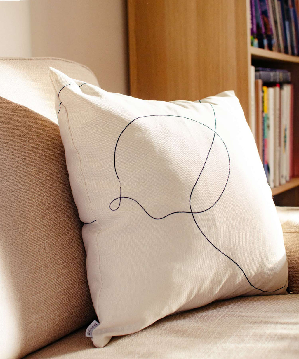 Polštář z recyklovaných PET vláken Black agua