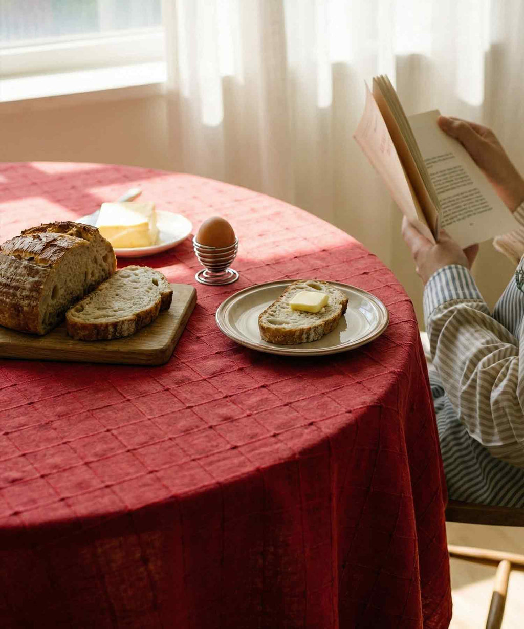 Apple - Recyklovaný ubrus s reliéfním čtvercovým vzorem