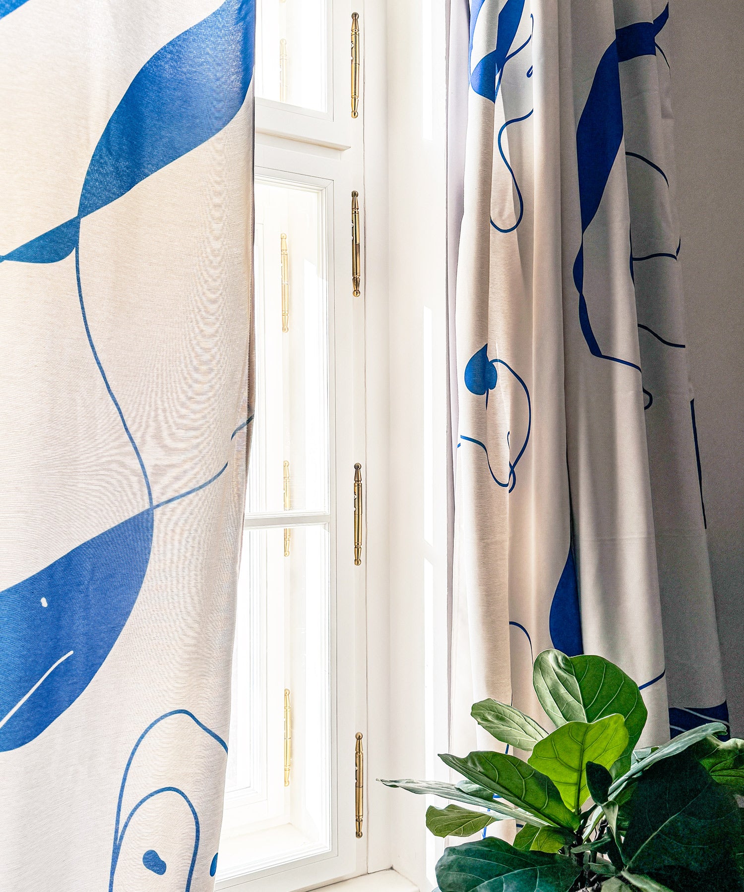 Závěsy z recyklovaných PET vláken Caras