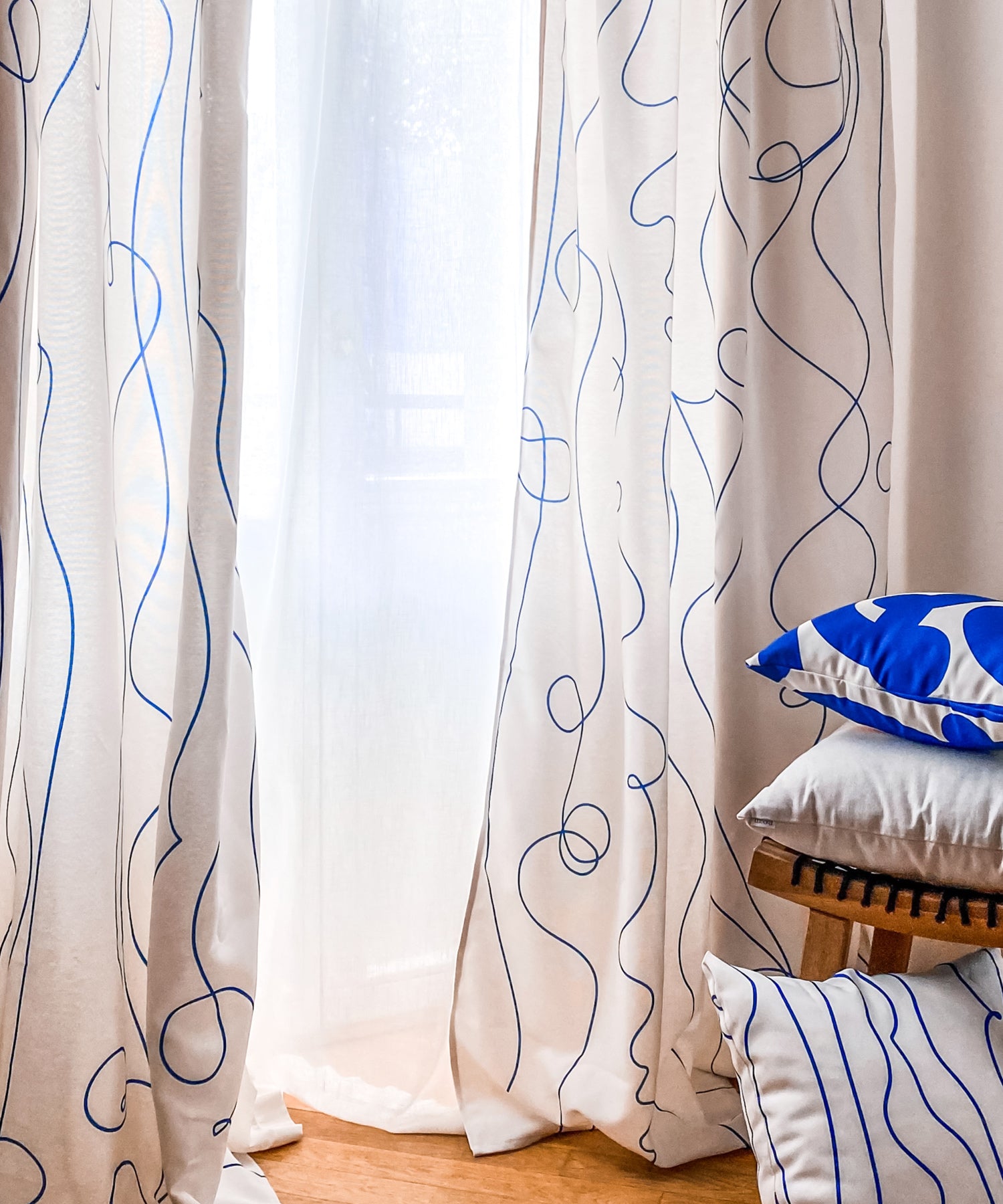 Závěsy z recyklovaných PET vláken Elinea