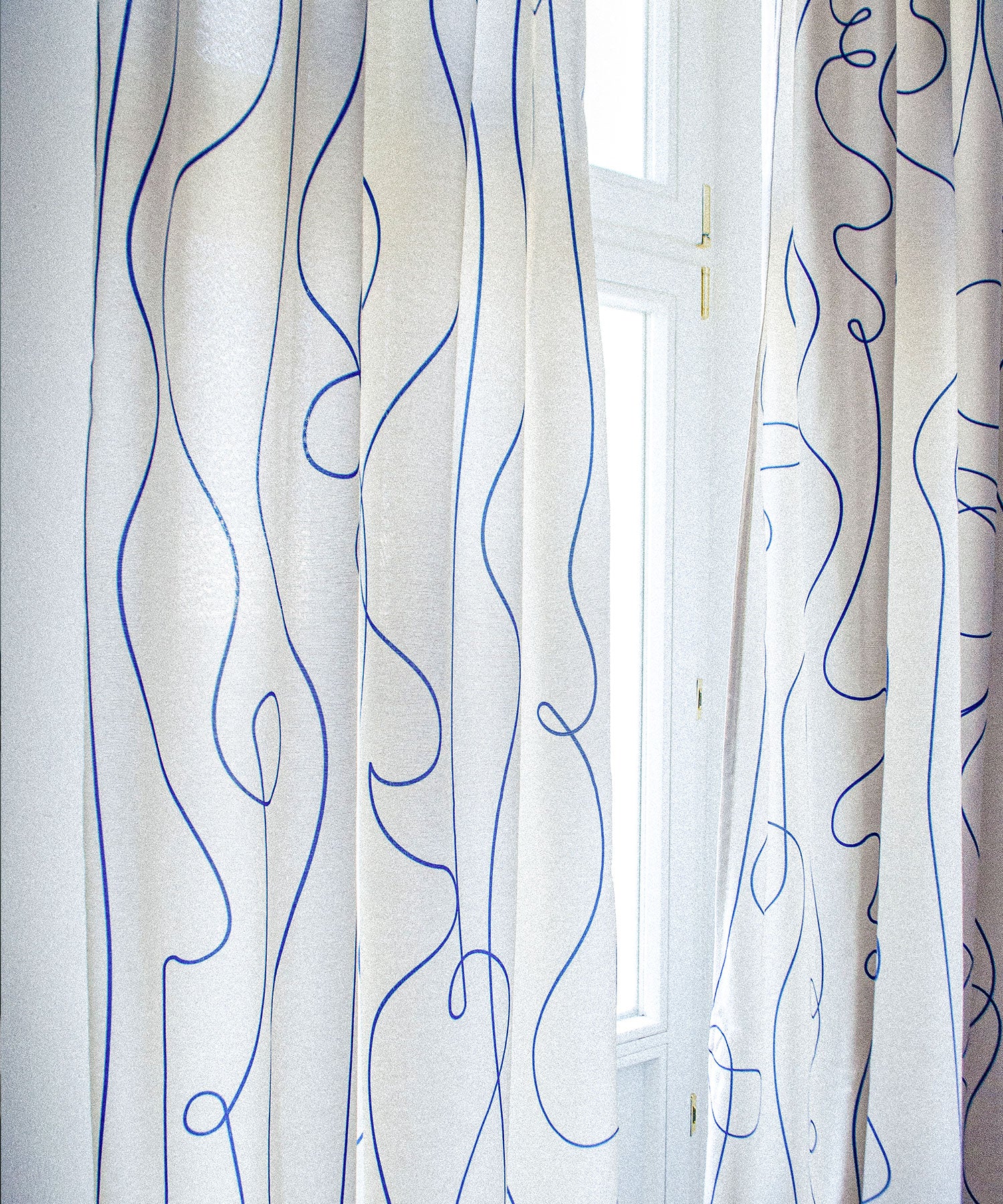 Závěsy z recyklovaných PET vláken Elinea